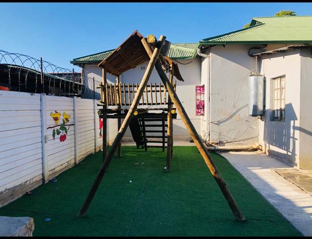 371M² BUSINESS FOR SALE IN RUSTENBURG CENTRAL